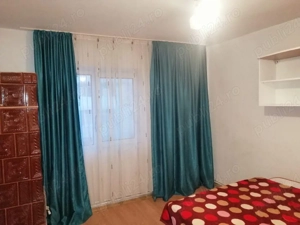 Vând apartament 2  camere + locație cu 2 spații comerciale în Berești - imagine 5