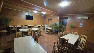 Vând apartament 2  camere + locație cu 2 spații comerciale în Berești - imagine 4