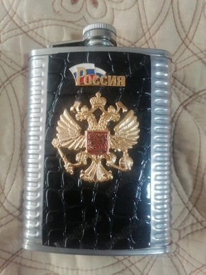 recipient  metalic pentru coniac sau whisky