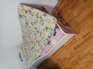 Patuț fete foarte putin folosit