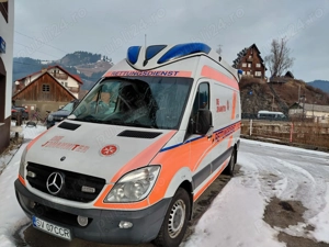 Ambulanță Mercedes-Benz - imagine 3
