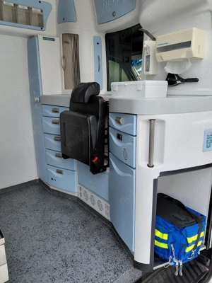 Ambulanță Mercedes-Benz - imagine 5