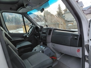 Ambulanță Mercedes-Benz - imagine 9