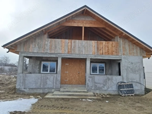 Vând casă la roșu Câmpineanca în spatele gării din Focșani 