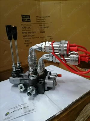 Distribuitor hidraulic cu 2 manete,complect cu cuple rapide si reducti