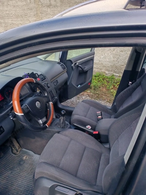 Vând Touran 2006 bkd 2.0 140cp Preț 2500 euro neg