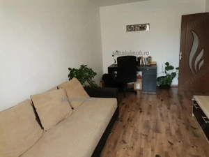 Decomandat Etaj 1 Apartament Cu Centrala Proprie si Loc de Parcare