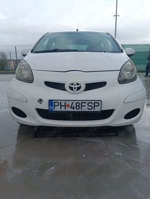 Vând Toyota Aygo 1.0 benzină 2009 - imagine 3