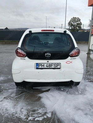 Vând Toyota Aygo 1.0 benzină 2009 - imagine 5