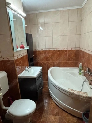 Apartament 3 camere. Etaj intermediar.Garaj. Boxa. Bloc Izolat. Zona Soarelui- Girocului. - imagine 5