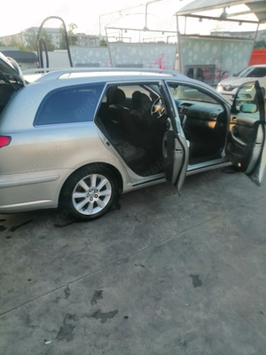 Vând Toyota Avensis 2005 2.0 diesel  - imagine 3