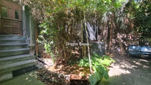 Curte in proprietate // 180mp // Acces stradal