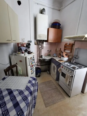 Curte in proprietate // 180mp // Acces stradal - imagine 9