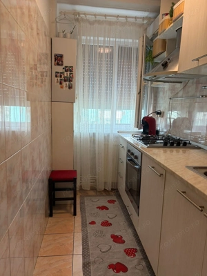 Vând apartament cu 2 camere în zona piața mica - imagine 9