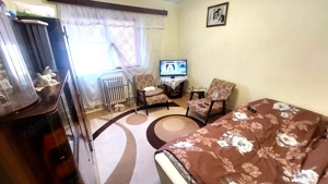 Apartament 2 camere decomandat etaj 1 Cetate - imagine 3