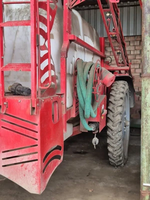 Masina Erbicidat  Tehnofavorit  Bontida  , Model Apollo , 3000 l, 24 m deschiderea , GPS 10 500  - imagine 2