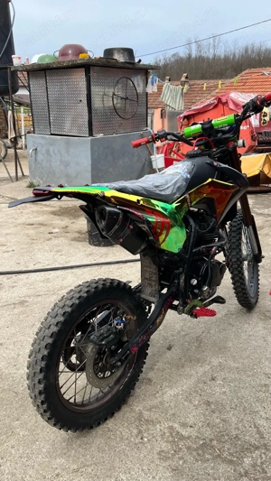    Motocicletă Dirt Bike 150cc de vânzare   Aspect agresiv și performanță puternică    - imagine 4