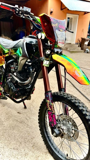    Motocicletă Dirt Bike 150cc de vânzare   Aspect agresiv și performanță puternică    - imagine 2
