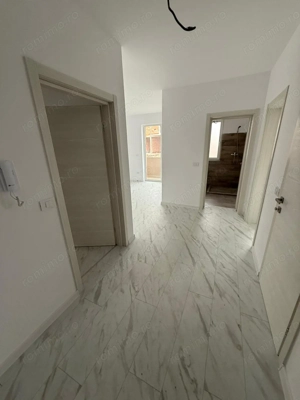 Bloc nou. Gradina proprie. Terasa mare. Bucatarie inchisa. Debara. - imagine 4