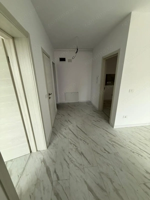 Bloc nou. Gradina proprie. Terasa mare. Bucatarie inchisa. Debara. - imagine 8