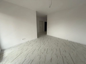 Bloc nou. Gradina proprie. Terasa mare. Bucatarie inchisa. Debara. - imagine 2