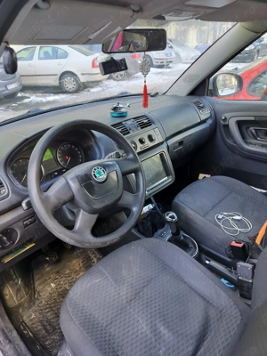 Vând Skoda Fabia,1.2 an 2011 ,benzina  - imagine 2
