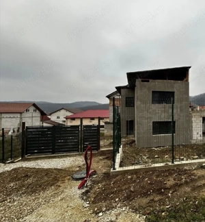 Propietar vand casa noua Bocsa - imagine 5