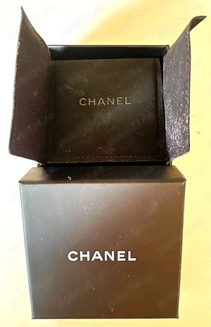 Broșă CHANEL autentică, model floare statement, cristale, cu cutie