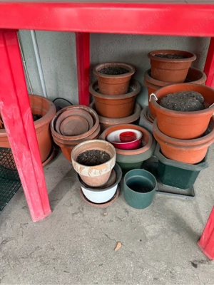 Vand ghivece si jardiniere cu pamant