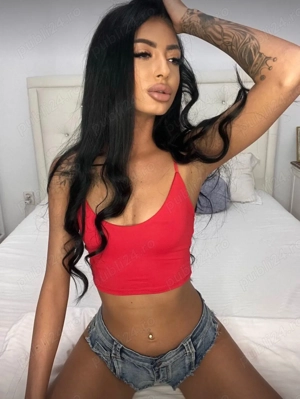 Raluca , Companie Elegantă 24 24 pentru Momente Speciale