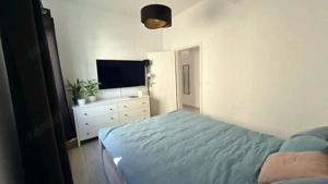 Apartament 3 camere. Bucatarie inchisa. Etaj 1. Decomandat. Bloc nou.Asfalt. 2 locuri parcare. - imagine 5