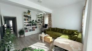 Apartament 3 camere. Bucatarie inchisa. Etaj 1. Decomandat. Bloc nou.Asfalt. 2 locuri parcare. - imagine 2