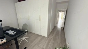 Apartament 3 camere. Bucatarie inchisa. Etaj 1. Decomandat. Bloc nou.Asfalt. 2 locuri parcare. - imagine 11