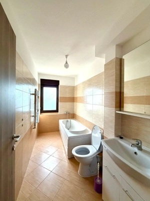 1100 e/ mp - Casa individuala  - 700 mp teren - la asfalt - Sacalaz - imagine 6