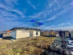 CASA, Sanpetru zona Livada, fara utilitati - imagine 2