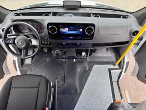 Mercedes Benz Sprinter 2025 - imagine 5