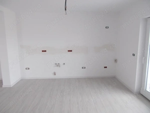 Duplex, intreg sau jumatate, Peciu Nou, parter, 4+4 camere, 674mp - imagine 5