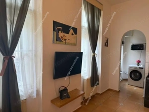 Apartament deosebit in Palat istoric 110 mp+ Balcon deschis- Piata Sf. Gheorghe - imagine 6
