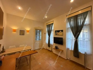Apartament deosebit in Palat istoric 110 mp+ Balcon deschis- Piata Sf. Gheorghe - imagine 7