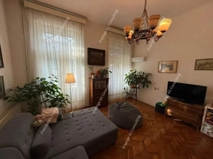 Apartament deosebit in Palat istoric 110 mp+ Balcon deschis- Piata Sf. Gheorghe