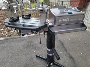 Masina electrica de racordat rachete de tenis 