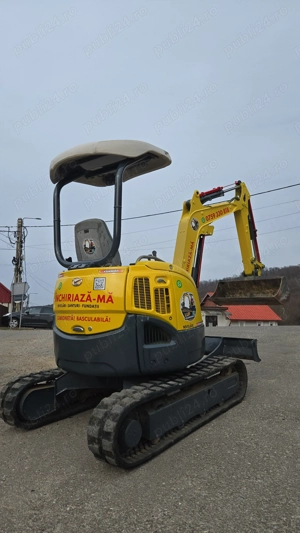 miniexcavator si camioneta 3.5t 
