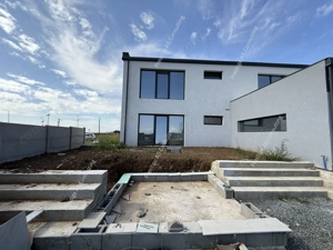 Vila moderna cu structura metalica, tehnologie NZEB si piscina | Giarmata - imagine 17