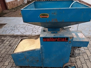 Am o moara    trifazica