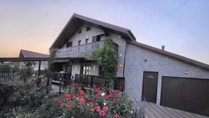 Proprietar vând 2 case.Una 5 Camere si una Atelier.Cititi Tot ANUNȚUL.