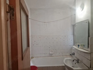 Ap 2 cam , decomandat circular,etaj 3,balcon centrala