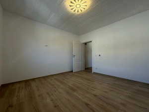 Zona Cora.5 camere.Disponibil Imediat - imagine 9