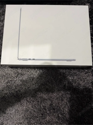 vand Macbook Air 13 M4 NOU