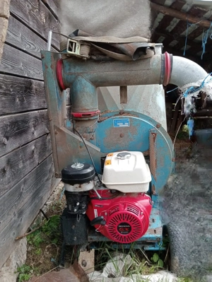 Vand tocatoare de lucerna , siloz etc 