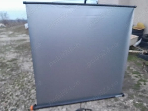 Vănd ecran cu suport de sprijin